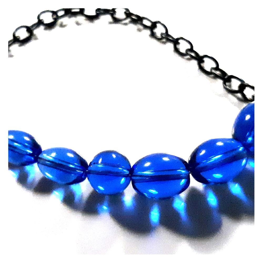 Ladies glass bead bracelet